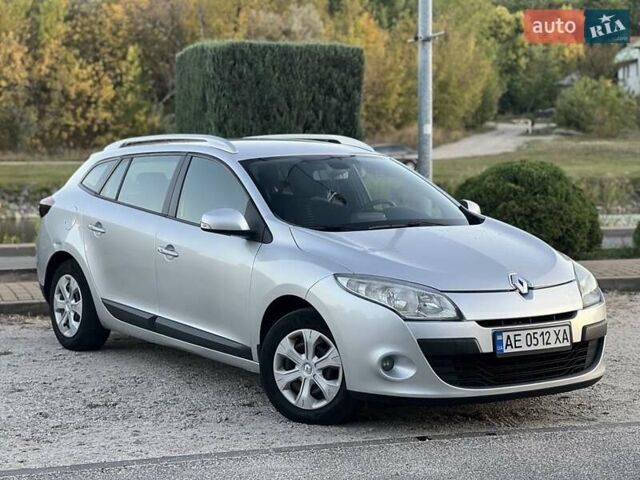 Серый Рено Меган, объемом двигателя 1.5 л и пробегом 320 тыс. км за 6400 $, фото 1 на Automoto.ua
