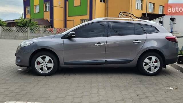 Рено Меган 2011 в Черновцах на Automoto.ua Серый Рено Меган, объемом двигателя 1.46 л и пробегом 355 тыс. км за 7000 $, фото 1 на Automoto.ua