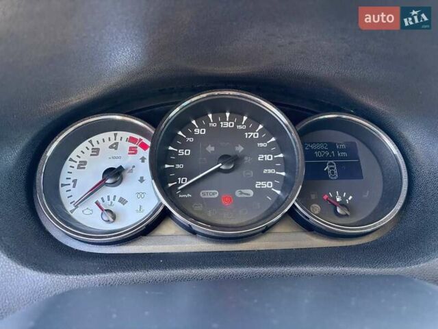 Серый Рено Меган, объемом двигателя 1.5 л и пробегом 249 тыс. км за 9400 $, фото 24 на Automoto.ua