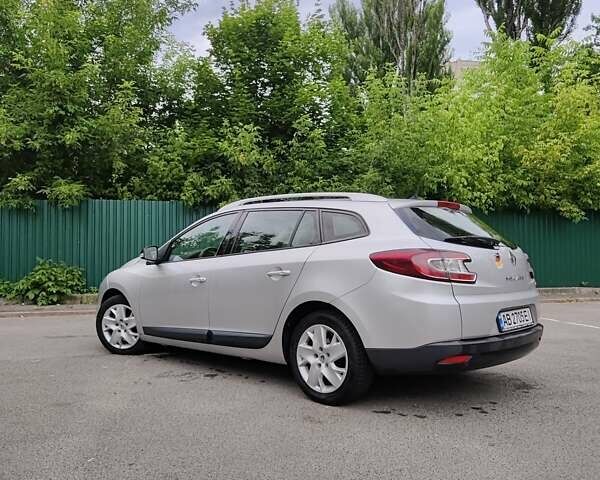 Серый Рено Меган, объемом двигателя 1.46 л и пробегом 250 тыс. км за 6900 $, фото 2 на Automoto.ua