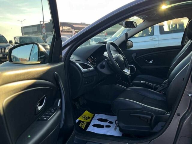 Серый Рено Меган, объемом двигателя 1.5 л и пробегом 208 тыс. км за 7800 $, фото 17 на Automoto.ua