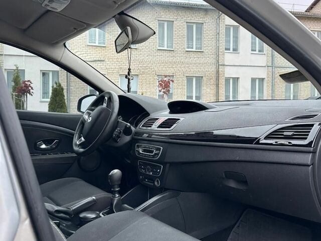 Сірий Рено Меган, об'ємом двигуна 1.46 л та пробігом 270 тис. км за 5800 $, фото 14 на Automoto.ua