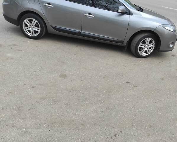 Серый Рено Меган, объемом двигателя 1.5 л и пробегом 299 тыс. км за 8000 $, фото 2 на Automoto.ua