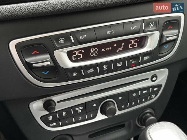 Серый Рено Меган, объемом двигателя 1.5 л и пробегом 146 тыс. км за 8890 $, фото 43 на Automoto.ua