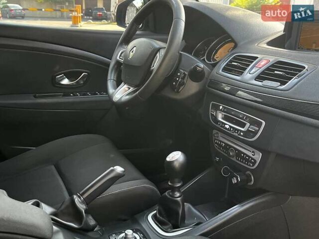 Рено Меган 2011 у Дніпро (Дніпропетровську) на Automoto.ua Сірий Рено Меган, об'ємом двигуна 1.46 л та пробігом 237 тис. км за 7500 $, фото 12 на Automoto.ua