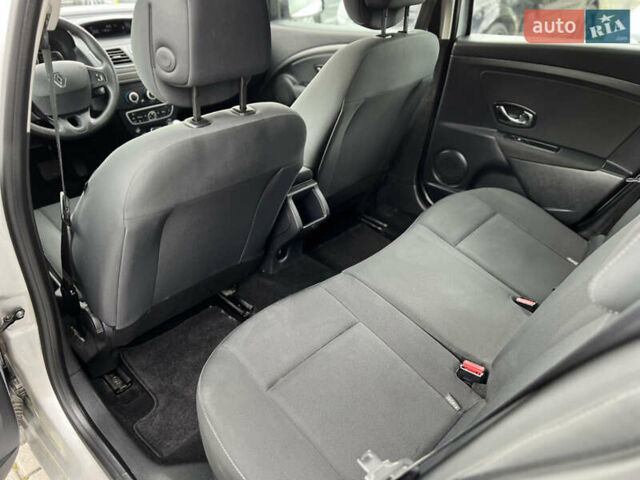 Серый Рено Меган, объемом двигателя 1.6 л и пробегом 150 тыс. км за 7500 $, фото 8 на Automoto.ua