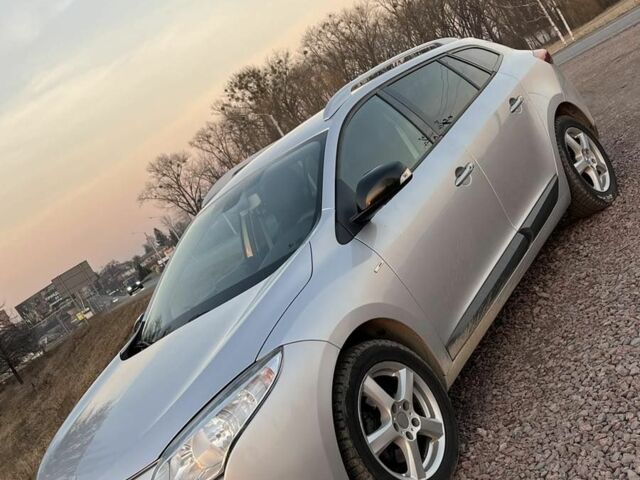 Серый Рено Меган, объемом двигателя 1.9 л и пробегом 280 тыс. км за 8000 $, фото 1 на Automoto.ua