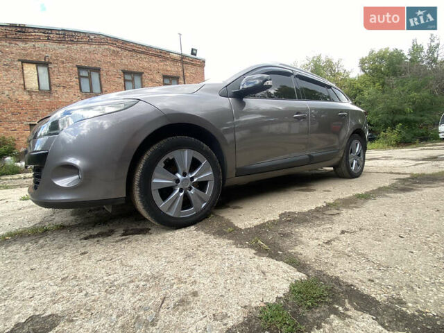 Серый Рено Меган, объемом двигателя 1.46 л и пробегом 294 тыс. км за 8250 $, фото 5 на Automoto.ua