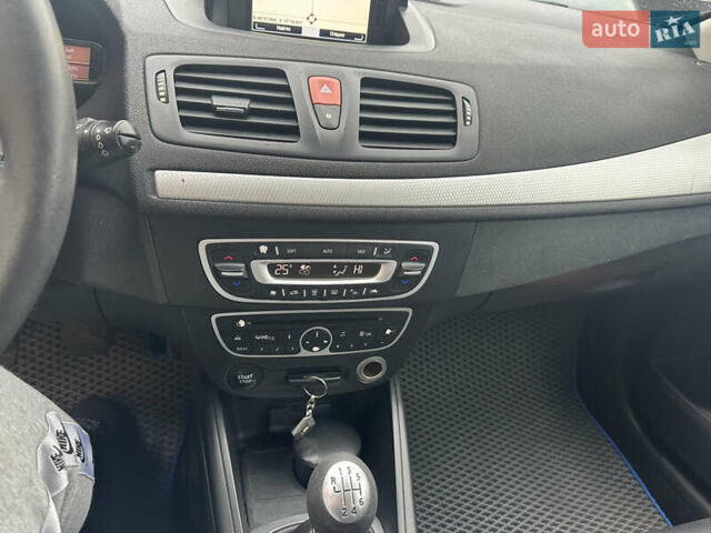 Сірий Рено Меган, об'ємом двигуна 1.87 л та пробігом 200 тис. км за 7700 $, фото 41 на Automoto.ua