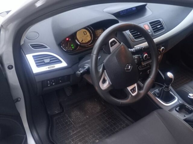 Серый Рено Меган, объемом двигателя 1.5 л и пробегом 290 тыс. км за 7200 $, фото 7 на Automoto.ua