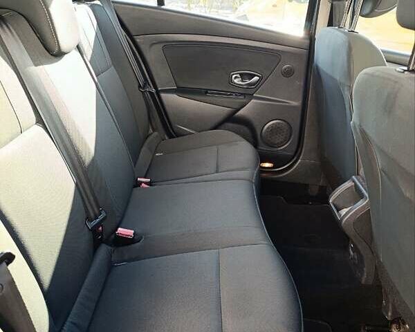 Сірий Рено Меган, об'ємом двигуна 1.5 л та пробігом 229 тис. км за 7600 $, фото 22 на Automoto.ua