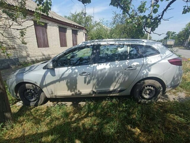 Серый Рено Меган, объемом двигателя 1.5 л и пробегом 297 тыс. км за 7000 $, фото 4 на Automoto.ua