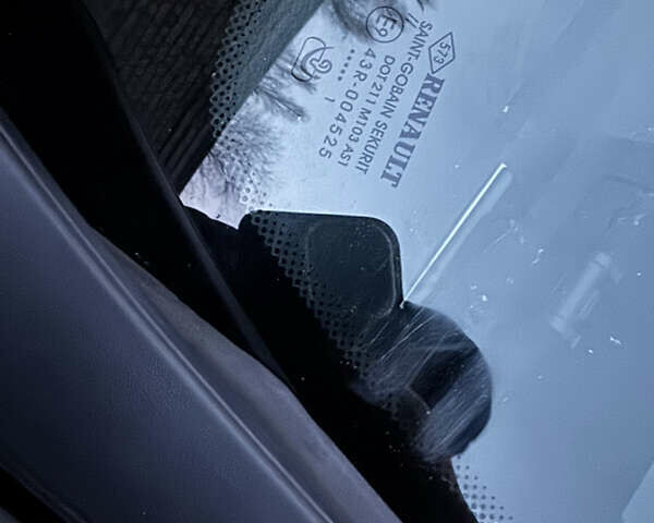 Серый Рено Меган, объемом двигателя 1.5 л и пробегом 270 тыс. км за 7350 $, фото 31 на Automoto.ua