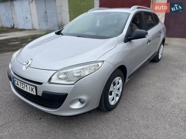 Сірий Рено Меган, об'ємом двигуна 1.46 л та пробігом 268 тис. км за 6400 $, фото 4 на Automoto.ua