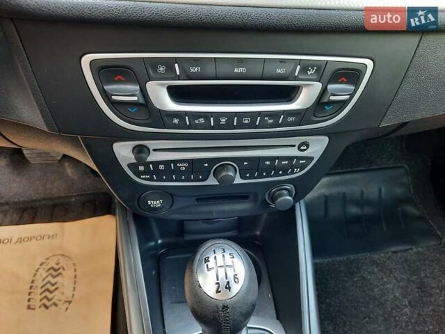 Серый Рено Меган, объемом двигателя 1.6 л и пробегом 194 тыс. км за 8100 $, фото 52 на Automoto.ua
