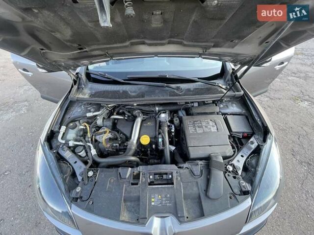 Сірий Рено Меган, об'ємом двигуна 1.46 л та пробігом 339 тис. км за 6400 $, фото 32 на Automoto.ua