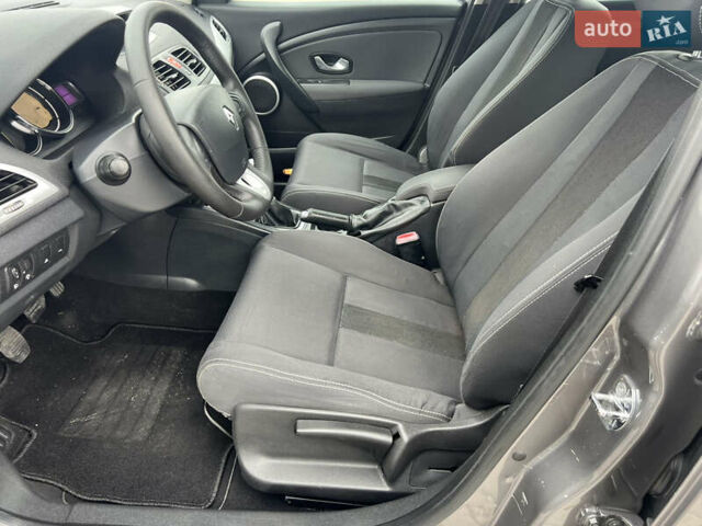 Сірий Рено Меган, об'ємом двигуна 1.5 л та пробігом 199 тис. км за 8250 $, фото 41 на Automoto.ua