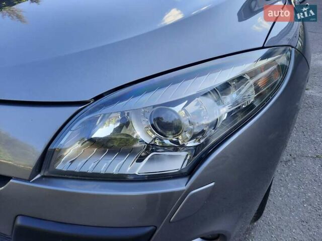 Серый Рено Меган, объемом двигателя 1.6 л и пробегом 194 тыс. км за 8100 $, фото 21 на Automoto.ua