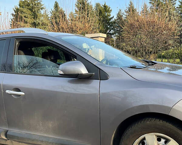 Серый Рено Меган, объемом двигателя 1.46 л и пробегом 203 тыс. км за 7400 $, фото 4 на Automoto.ua