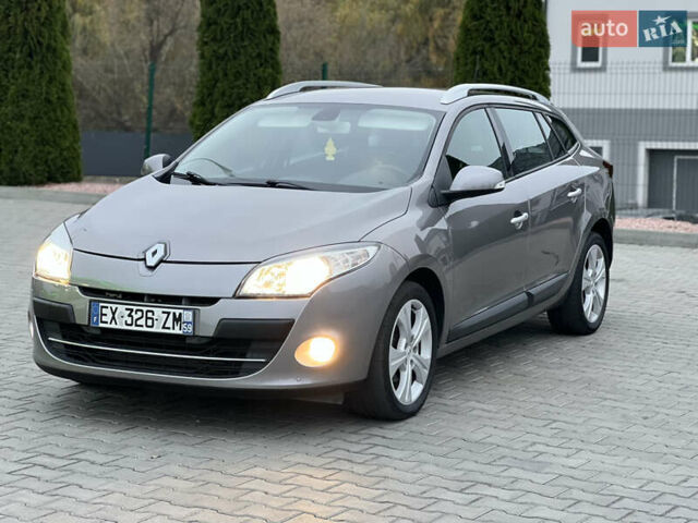 Серый Рено Меган, объемом двигателя 1.46 л и пробегом 220 тыс. км за 7900 $, фото 43 на Automoto.ua