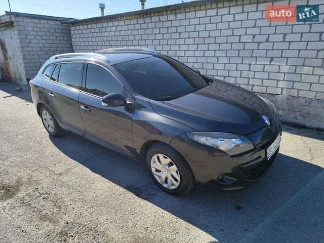 Сірий Рено Меган, об'ємом двигуна 1.5 л та пробігом 300 тис. км за 7199 $, фото 3 на Automoto.ua