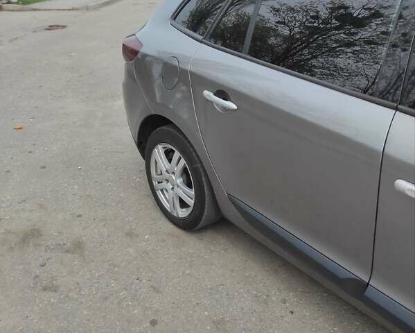 Серый Рено Меган, объемом двигателя 1.5 л и пробегом 299 тыс. км за 8000 $, фото 4 на Automoto.ua