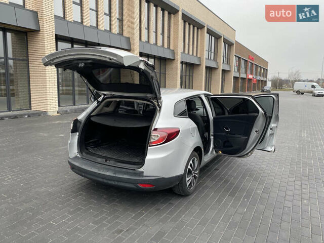 Сірий Рено Меган, об'ємом двигуна 1.46 л та пробігом 239 тис. км за 6600 $, фото 16 на Automoto.ua