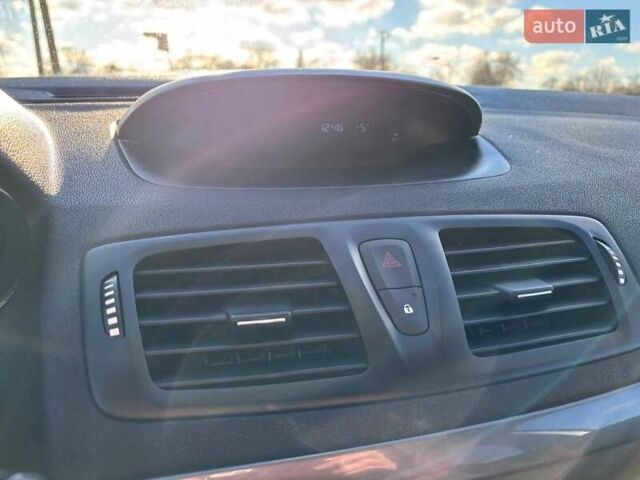 Серый Рено Меган, объемом двигателя 1.5 л и пробегом 249 тыс. км за 9400 $, фото 25 на Automoto.ua