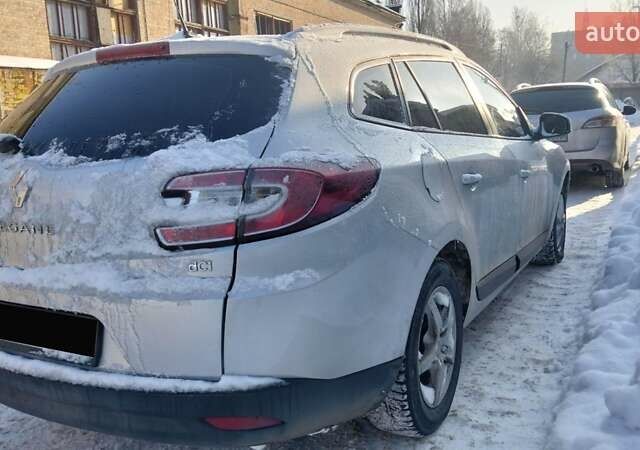 Серый Рено Меган, объемом двигателя 1.46 л и пробегом 207 тыс. км за 6500 $, фото 3 на Automoto.ua