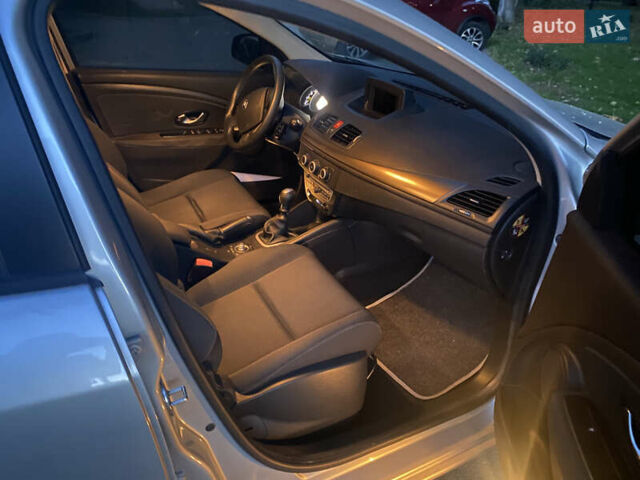 Серый Рено Меган, объемом двигателя 1.5 л и пробегом 242 тыс. км за 7999 $, фото 7 на Automoto.ua