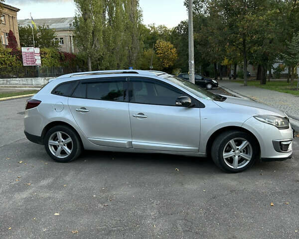 Серый Рено Меган, объемом двигателя 1.46 л и пробегом 376 тыс. км за 7250 $, фото 2 на Automoto.ua