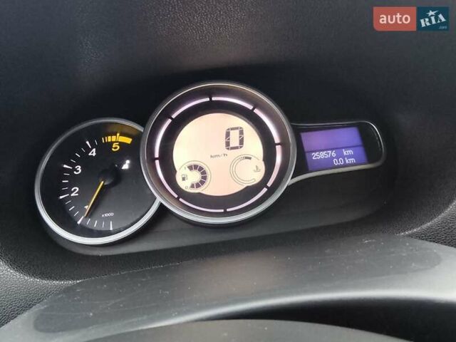 Сірий Рено Меган, об'ємом двигуна 1.5 л та пробігом 258 тис. км за 7300 $, фото 13 на Automoto.ua