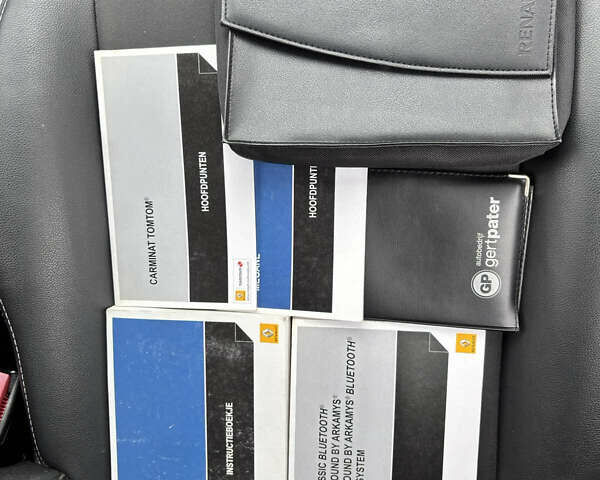 Рено Меган 2012 в Чернигове на Automoto.ua Серый Рено Меган, объемом двигателя 1.5 л и пробегом 218 тыс. км за 8500 $, фото 37 на Automoto.ua