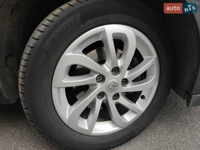 Сірий Рено Меган, об'ємом двигуна 1.5 л та пробігом 190 тис. км за 8900 $, фото 40 на Automoto.ua