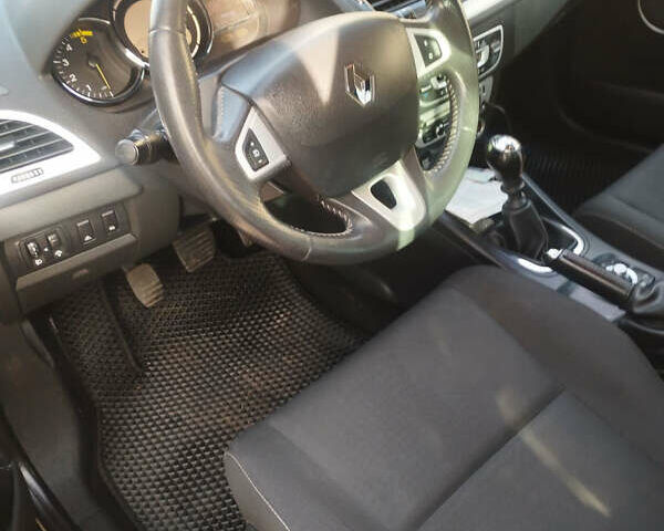 Серый Рено Меган, объемом двигателя 1.46 л и пробегом 212 тыс. км за 7800 $, фото 5 на Automoto.ua