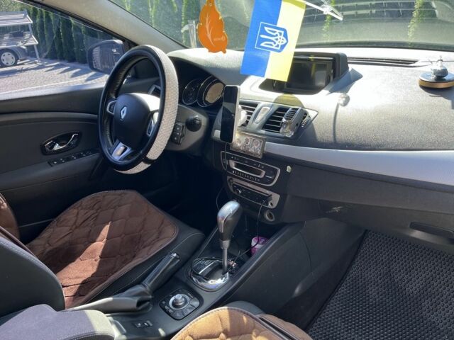 Серый Рено Меган, объемом двигателя 1.5 л и пробегом 204 тыс. км за 7900 $, фото 5 на Automoto.ua