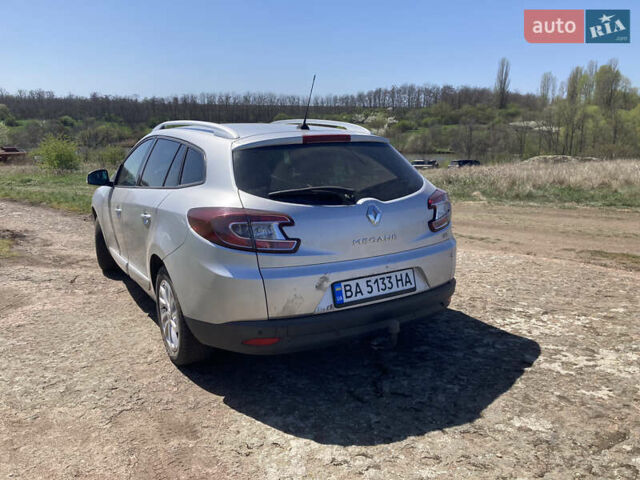 Серый Рено Меган, объемом двигателя 1.46 л и пробегом 278 тыс. км за 9000 $, фото 1 на Automoto.ua