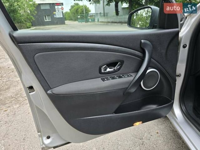 Серый Рено Меган, объемом двигателя 1.46 л и пробегом 195 тыс. км за 8500 $, фото 18 на Automoto.ua