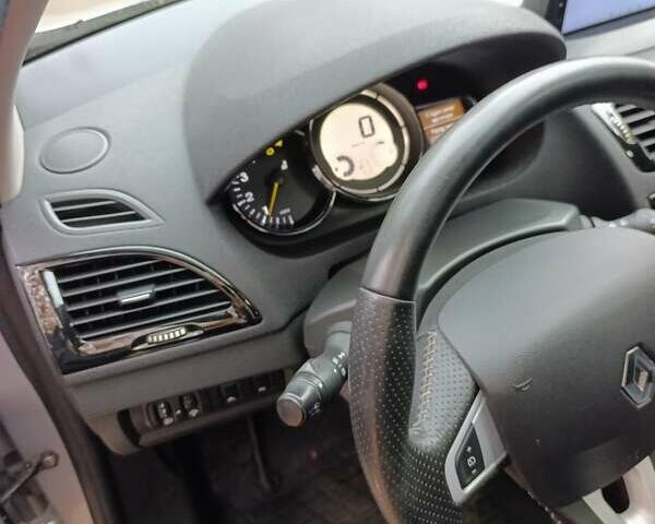 Рено Меган 2012 у Запоріжжя на Automoto.ua Сірий Рено Меган, об'ємом двигуна 1.46 л та пробігом 248 тис. км за 9200 $, фото 4 на Automoto.ua