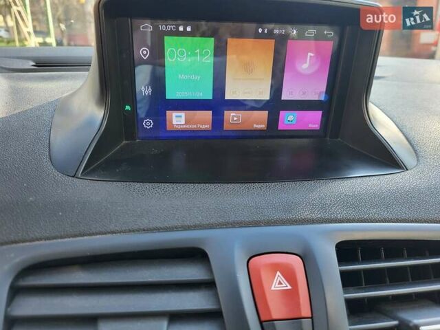 Серый Рено Меган, объемом двигателя 1.5 л и пробегом 175 тыс. км за 8000 $, фото 1 на Automoto.ua