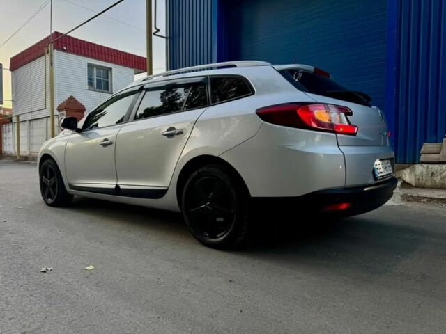 Серый Рено Меган, объемом двигателя 1.5 л и пробегом 165 тыс. км за 7750 $, фото 1 на Automoto.ua