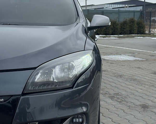 Серый Рено Меган, объемом двигателя 1.5 л и пробегом 235 тыс. км за 6800 $, фото 12 на Automoto.ua