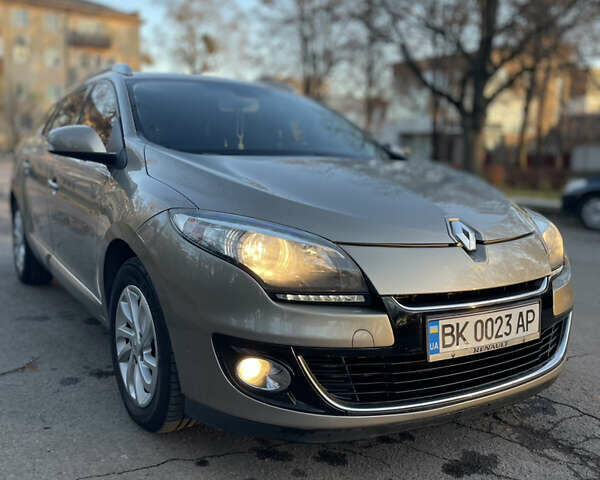 Серый Рено Меган, объемом двигателя 1.46 л и пробегом 236 тыс. км за 8600 $, фото 9 на Automoto.ua