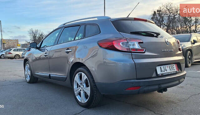 Серый Рено Меган, объемом двигателя 1.6 л и пробегом 210 тыс. км за 7550 $, фото 11 на Automoto.ua