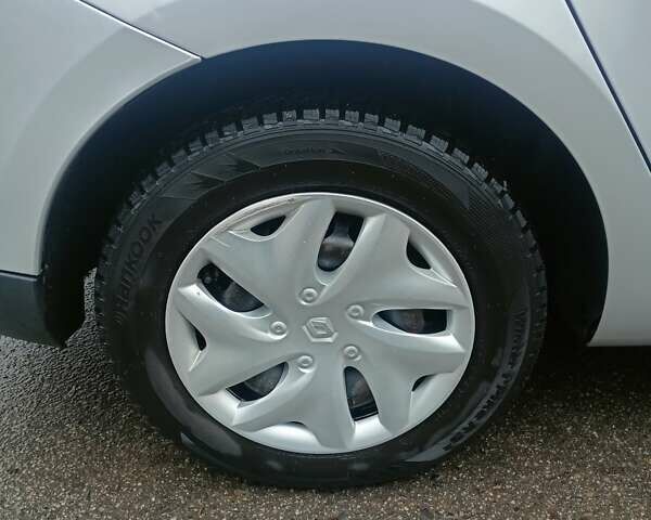 Серый Рено Меган, объемом двигателя 1.46 л и пробегом 247 тыс. км за 8200 $, фото 2 на Automoto.ua