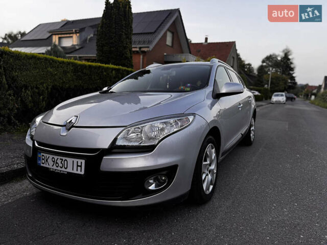 Серый Рено Меган, объемом двигателя 1.46 л и пробегом 248 тыс. км за 7900 $, фото 2 на Automoto.ua