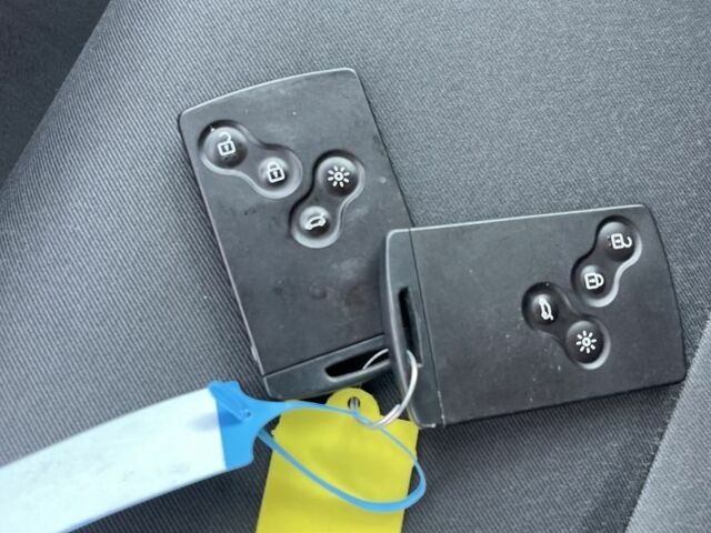 Серый Рено Меган, объемом двигателя 1.5 л и пробегом 259 тыс. км за 8900 $, фото 14 на Automoto.ua