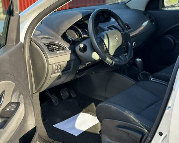 Сірий Рено Меган, об'ємом двигуна 1.6 л та пробігом 280 тис. км за 7150 $, фото 25 на Automoto.ua