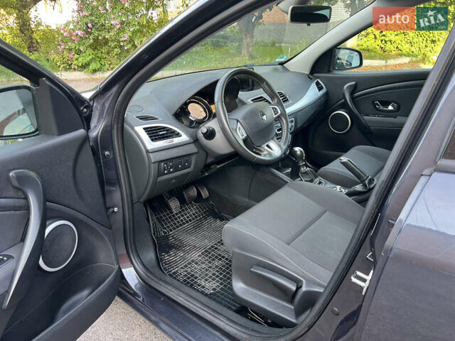 Серый Рено Меган, объемом двигателя 1.46 л и пробегом 213 тыс. км за 7999 $, фото 13 на Automoto.ua