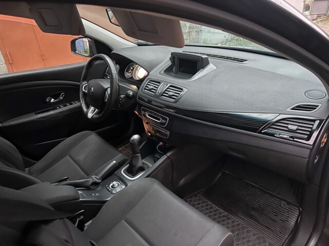 Серый Рено Меган, объемом двигателя 1.5 л и пробегом 3 тыс. км за 6300 $, фото 3 на Automoto.ua